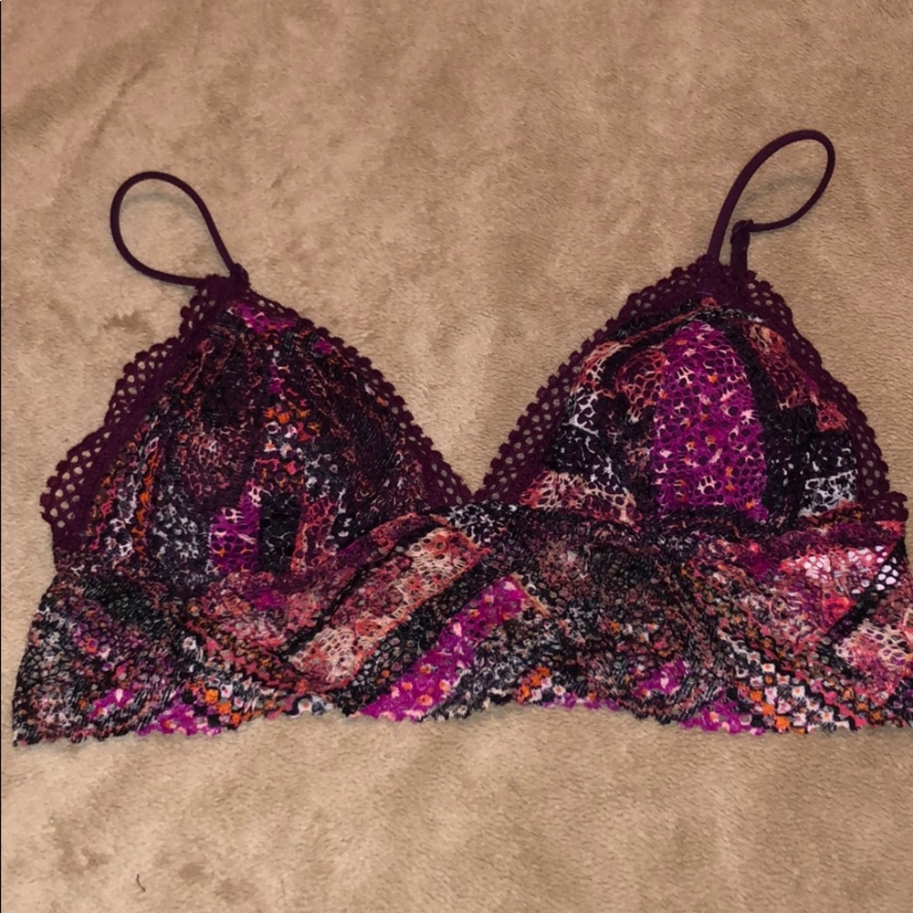 LIKE NEW VICTORIAS SECRET Bralette
